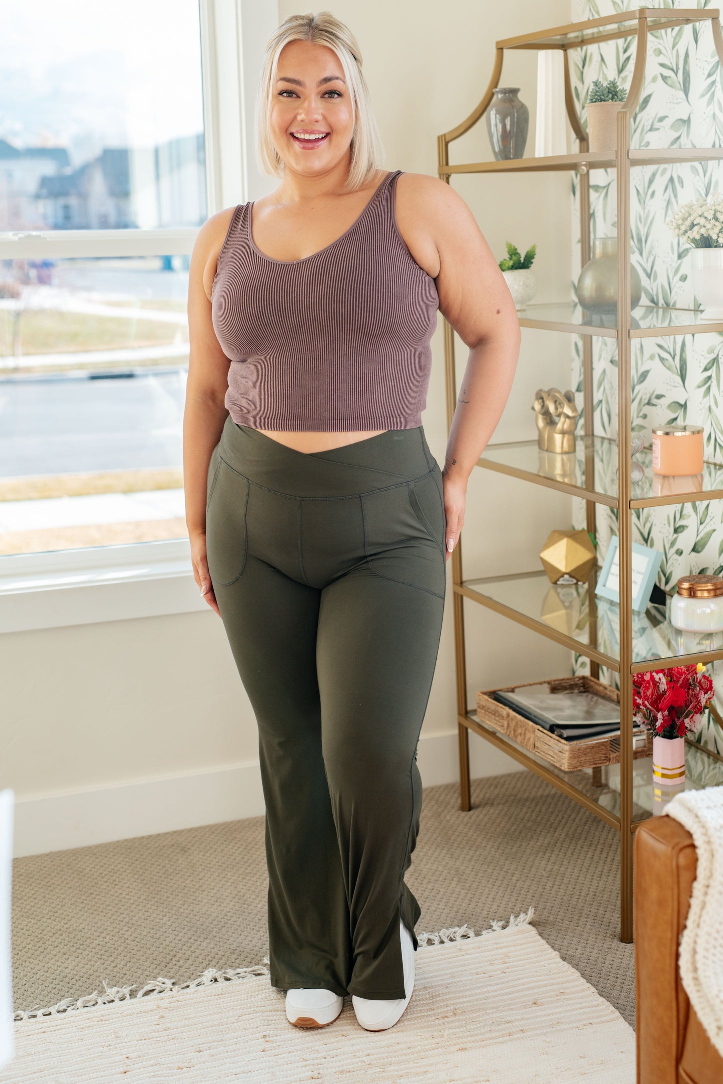 On the Move V Front Flare Leggings in Olive