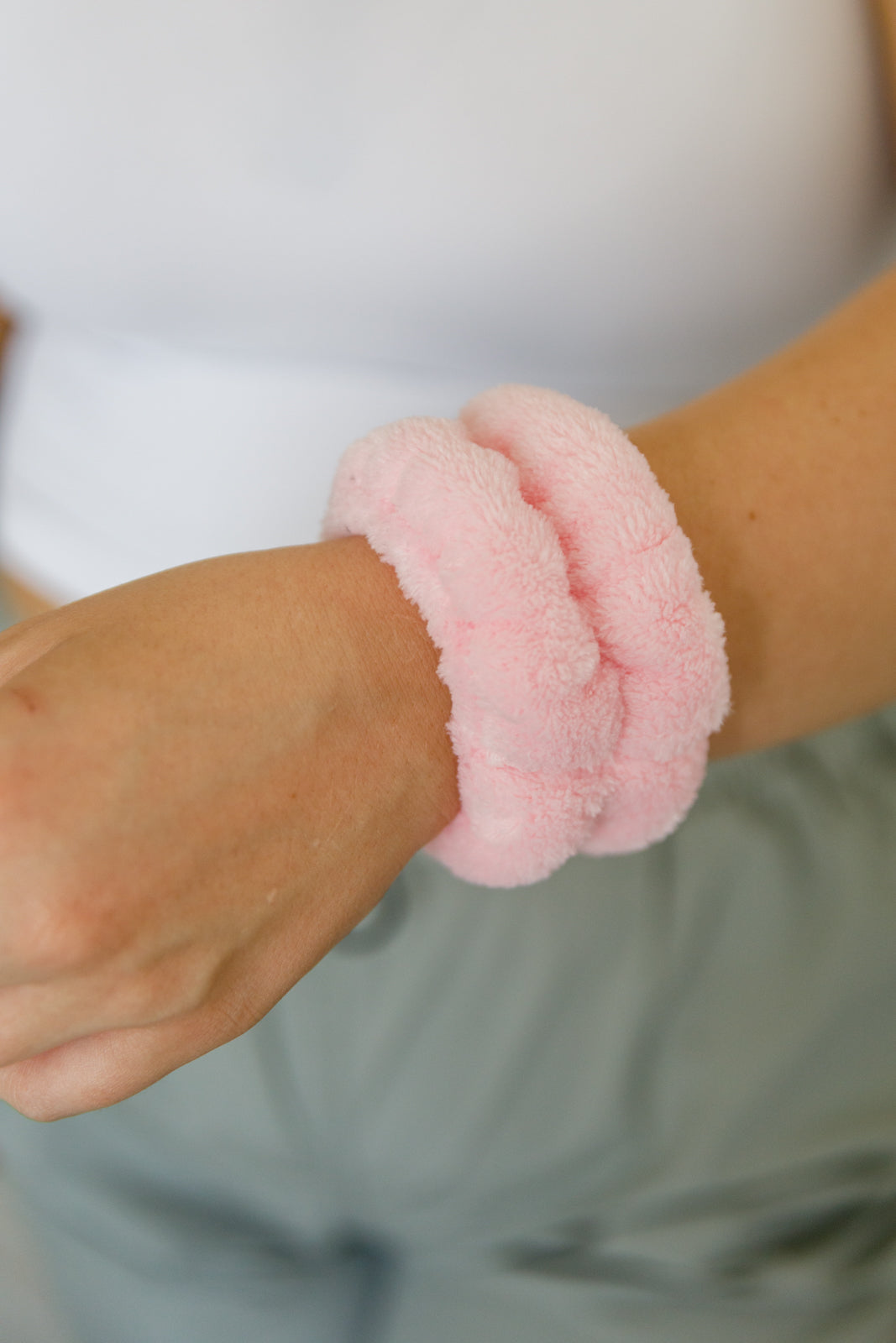 Lost in the Moment Headband and Wristband Set in Pink